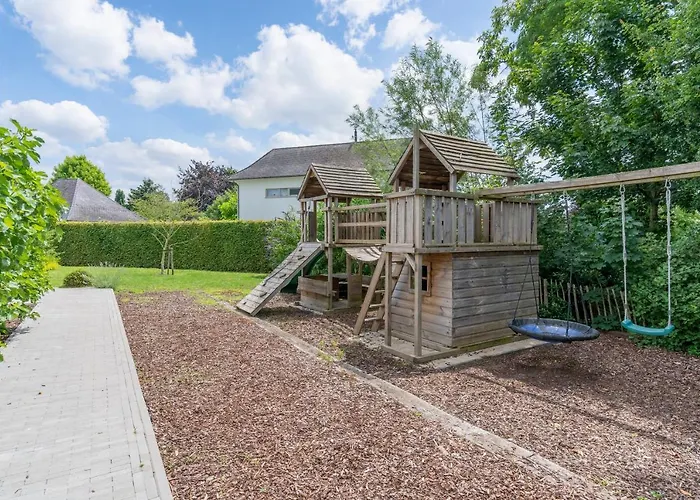 Ruime woning met grote omheinde tuin