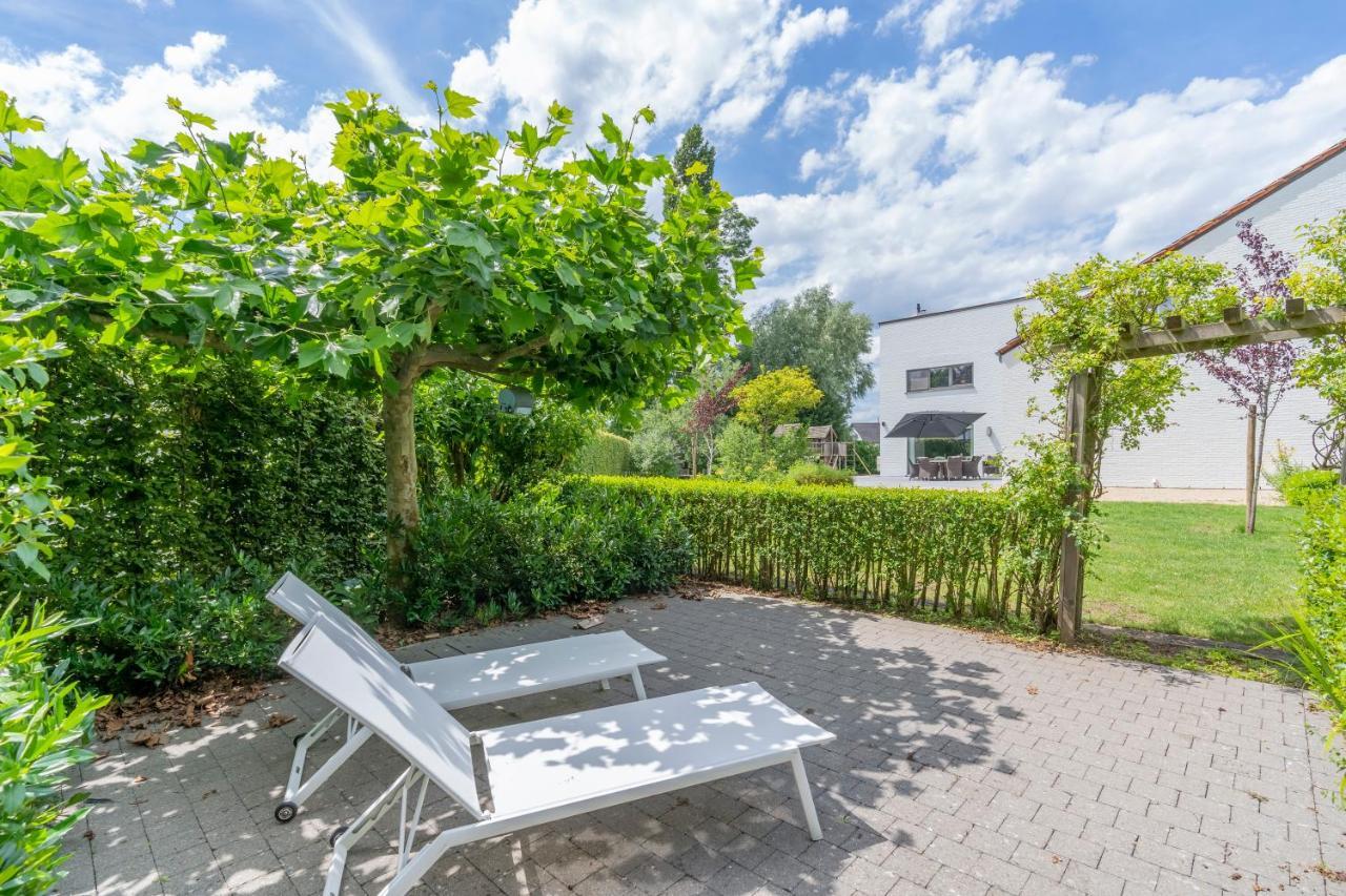 Vakantiehuis Ruime Woning Met Grote Omheinde Tuin