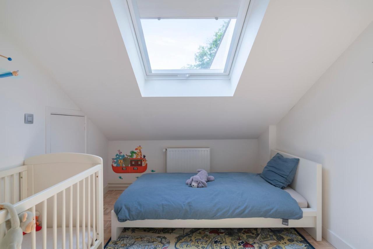 Vakantiehuis Ruime Woning Met Grote Omheinde Tuin *